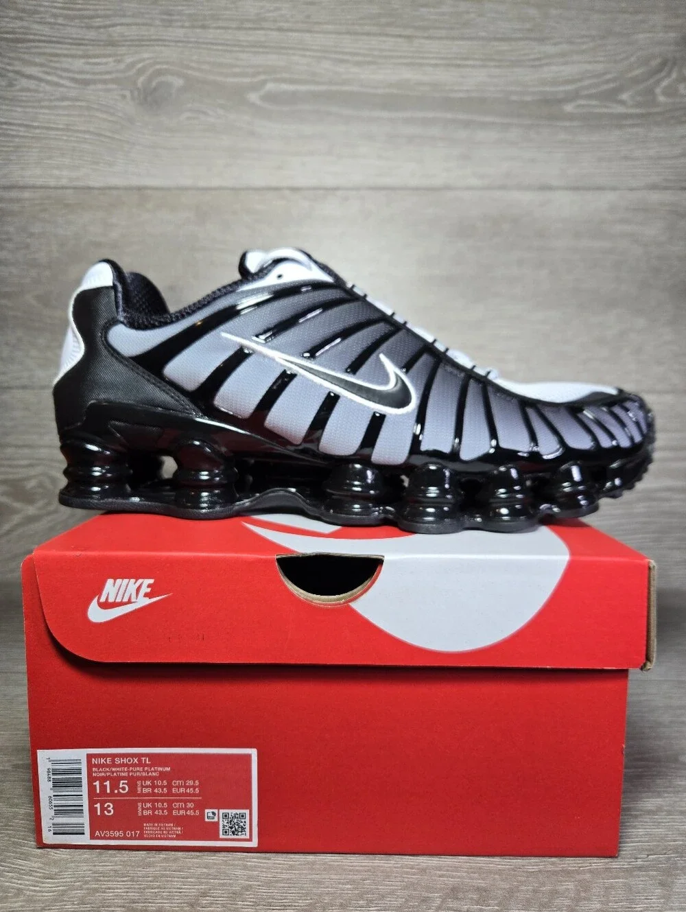 Nike Shox TL Black / Pure Platinum Running Shoes Men's Size 11.5 AV3595-017 NEW